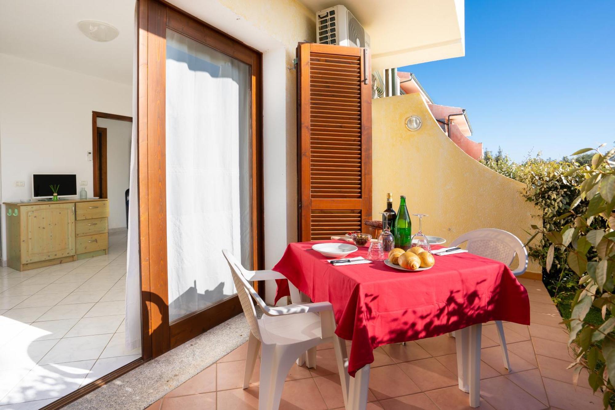 Il Borgo Di Badesi Lejlighedshotel Eksteriør billede